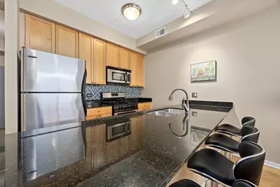 974 W 35th Place #407, Chicago, IL 60609 - Photo 13