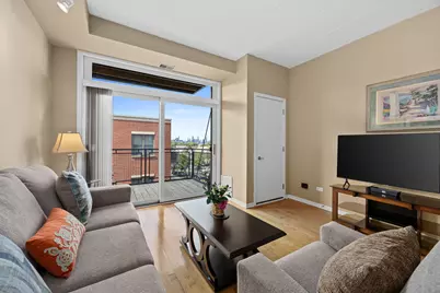 974 W 35th Place #407, Chicago, IL 60609 - Photo 7