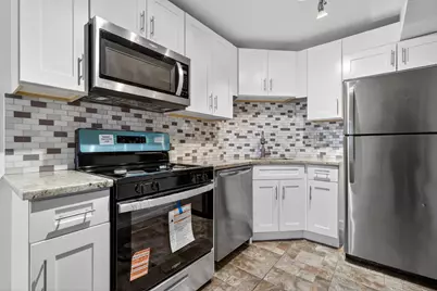 684 Quincy Bridge Lane #202, Glenview, IL 60025 - Photo 3