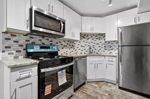 684 Quincy Bridge Ln, Glenview, IL 60025 - Photo 3