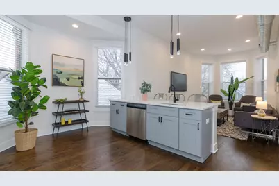 1458 W Pensacola Avenue #3, Chicago, IL 60613 - Photo 3
