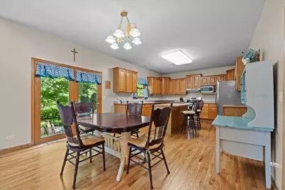 833 Pottawatomie Trail, Batavia, IL 60510 - Photo 9