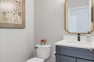 2699 Regency Ct E, Saint Charles, IL 60175 - Photo 9