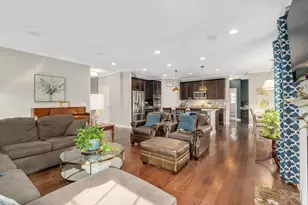 1250 W Thomas Rd, Wheaton, IL 60187 - Photo 9