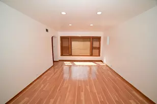 6211 N Nagle Ave, Chicago, IL 60646 - Photo 3
