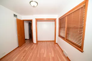 6211 N Nagle Ave, Chicago, IL 60646 - Photo 9