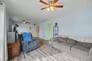 911 N Melvin St, Gibson City, IL 60936 - Photo 9