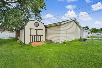911 N Melvin Street, Gibson City, IL 60936 - Photo 3