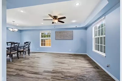 18 Truman Lane, Streamwood, IL 60107 - Photo 3