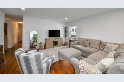 447 Lowell Avenue, Glen Ellyn, IL 60137 - Photo 3