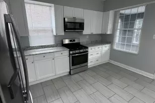 1028 N Central Park Ave, Chicago, IL 60651 - Photo 5