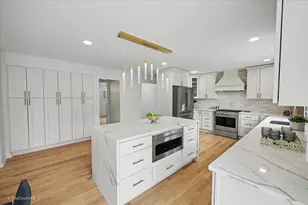 2726 Seiler Dr, Naperville, IL 60565 - Photo 17