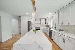 2726 Seiler Dr, Naperville, IL 60565 - Photo 15