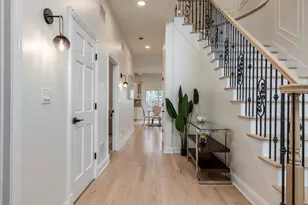 6723 N Harding Ave, Lincolnwood, IL 60712 - Photo 9