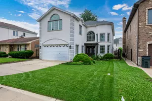 6723 N Harding Ave, Lincolnwood, IL 60712 - Photo 1