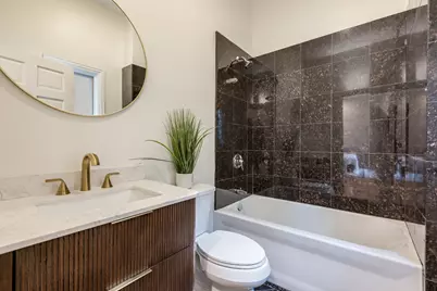 6723 N Harding Avenue, Lincolnwood, IL 60712 - Photo 13