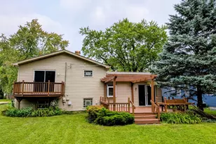 1707 Cherrywood Ln, Lindenhurst, IL 60046 - Photo 5