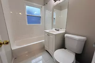 1004 Oakland Dr, Streamwood, IL 60107 - Photo 11