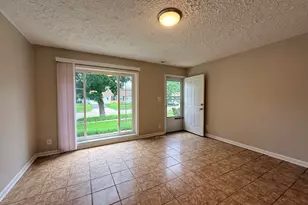 1004 Oakland Dr, Streamwood, IL 60107 - Photo 3
