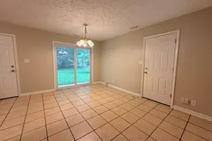 1004 Oakland Dr, Streamwood, IL 60107 - Photo 5