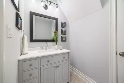 2215 W Roscoe Street, Chicago, IL 60618 - Photo 15