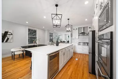 2215 W Roscoe Street, Chicago, IL 60618 - Photo 11