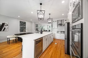 2215 W Roscoe St, Chicago, IL 60618 - Photo 11