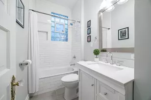 2215 W Roscoe St, Chicago, IL 60618 - Photo 27