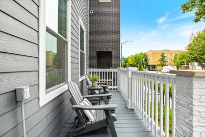 2215 W Roscoe Street, Chicago, IL 60618 - Photo 3