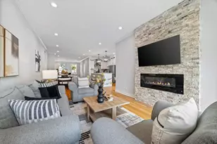 2215 W Roscoe St, Chicago, IL 60618 - Photo 13