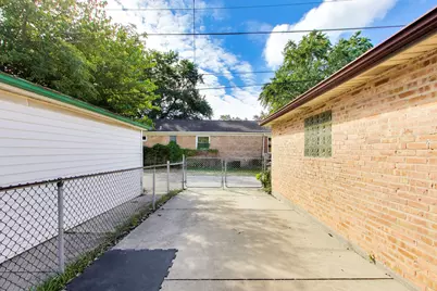 5545 Oakton Street, Morton Grove, IL 60053 - Photo 23