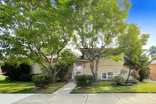 5545 Oakton St, Morton Grove, IL 60053 - Photo 1