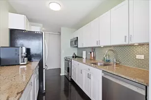 655 W Irving Park Rd, Chicago, IL 60613 - Photo 11