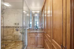 655 W Irving Park Rd, Chicago, IL 60613 - Photo 17