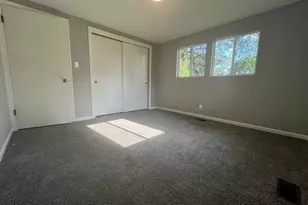 537 California Ave, Aurora, IL 60506 - Photo 5