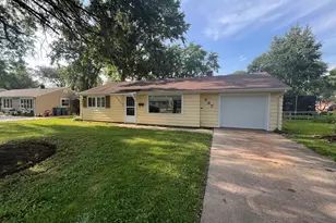 537 California Ave, Aurora, IL 60506 - Photo 1