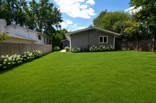 301 N Waukegan Rd, Lake Bluff, IL 60044 - Photo 15