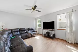 1141 Golden Oaks Pkwy, Aurora, IL 60506 - Photo 5