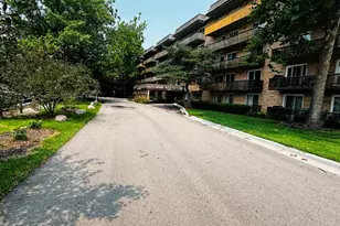 505 Redondo Dr, Downers Grove, IL 60516 - Photo 1