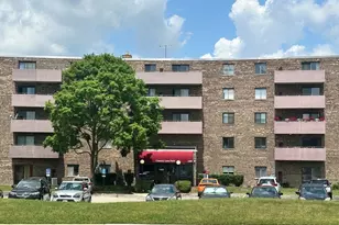 1460 Fairlane Dr, Schaumburg, IL 60193 - Photo 1