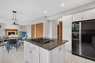 1605 Myrtle Park St, Roselle, IL 60172 - Photo 9
