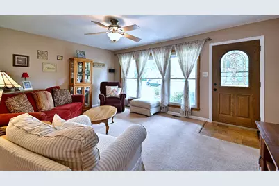 1157 Elmwood Lane, Elk Grove Village, IL 60007 - Photo 15