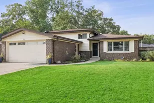 209 Murray Dr, Wood Dale, IL 60191 - Photo 1