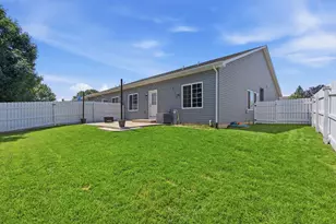 4028 Brady St, Yorkville, IL 60560 - Photo 33