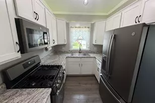 427 N 12th St, Rochelle, IL 61068 - Photo 3