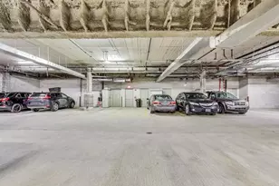 2040 W Belmont Ave, Chicago, IL 60618 - Photo 19