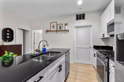 2040 W Belmont Avenue #308, Chicago, IL 60618 - Photo 9