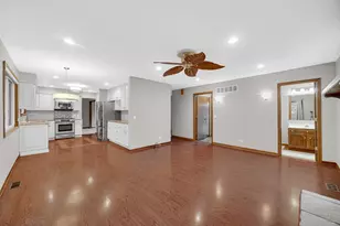 1293 Brave Ct, Carol Stream, IL 60188 - Photo 3