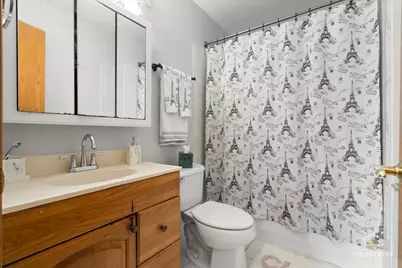 11B Kingery Quarter Drive #107, Willowbrook, IL 60527 - Photo 7