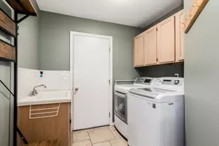 1211 N Lancaster Circle N, South Elgin, IL 60177 - Photo 23